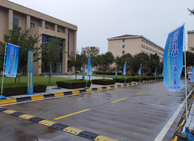 正在上传... eff4ffccafa5aae677b8e6fb92bc709e.png